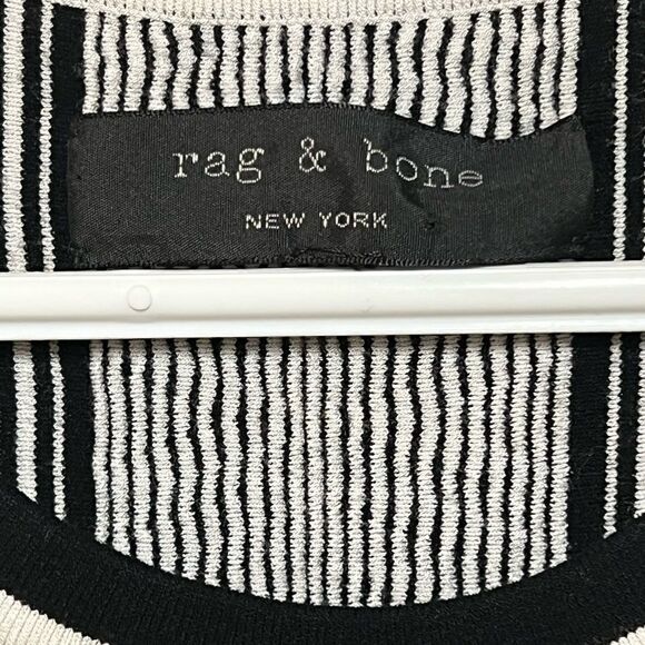 Rag & Bone Revolve
Erin Sleeveless Two-Tone Fit and Flare Party Dress Sz - Picture 7 of 9